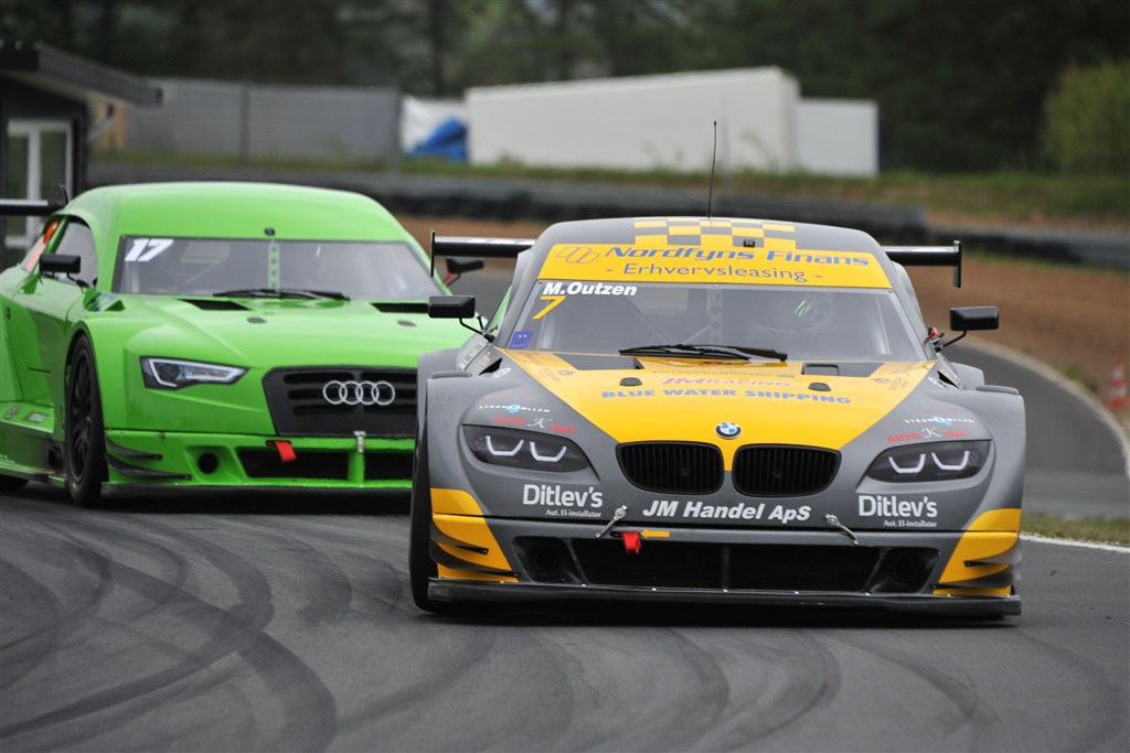 Ved forrige løb på Ring Djursland var Michael Outzen uheldig. Siden er han røget til tops i tabellen i Danish Supertourisme Turbo.
(Foto: Morten Alstrup)